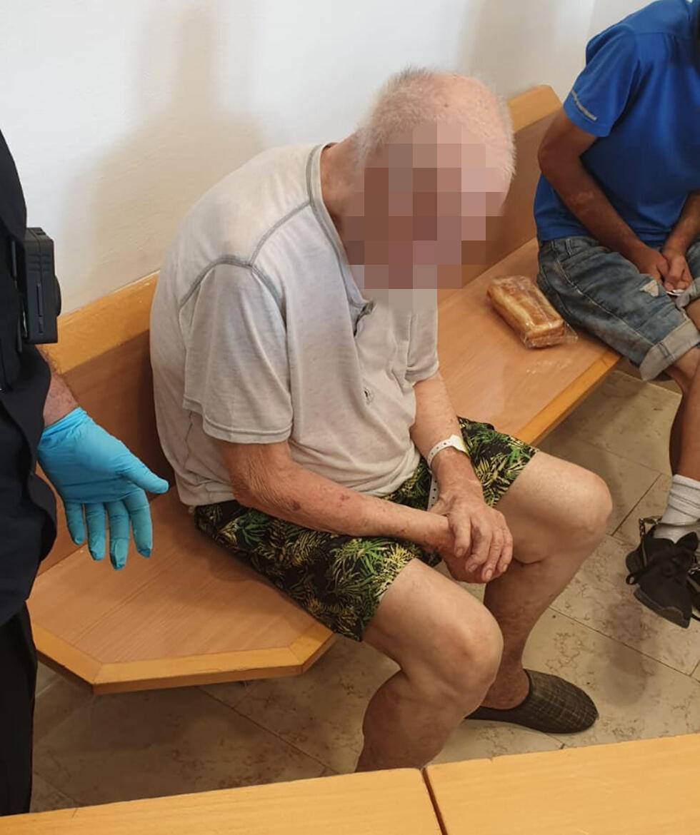 Задержанный больной старикnullnull Задержанный больной старик