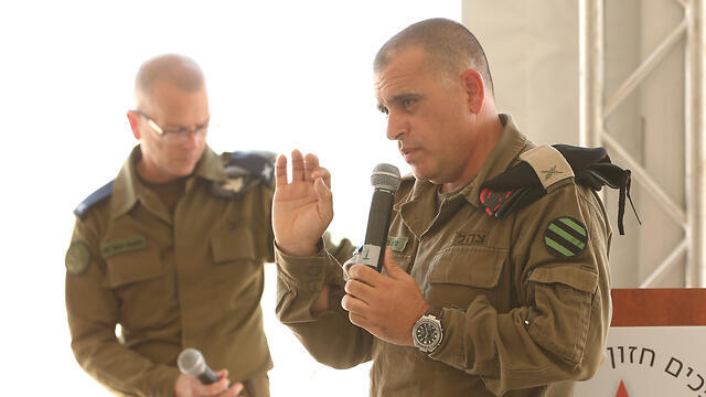 Brig. Gen. Guy Hasson, right, and Brig. Gen. Yaniv Rotem introduce the new prototypes (צילום: אלעד גרשגורן) Brig. Gen. Guy Hasson, right, and Brig. Gen. Yaniv Rotem introduce the new prototypes