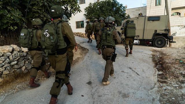 Арест подозреваемых. Фото: пресс-служба ЦАХАЛа