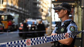 דקירה שוטרים משטרה סידני אוסטרליה