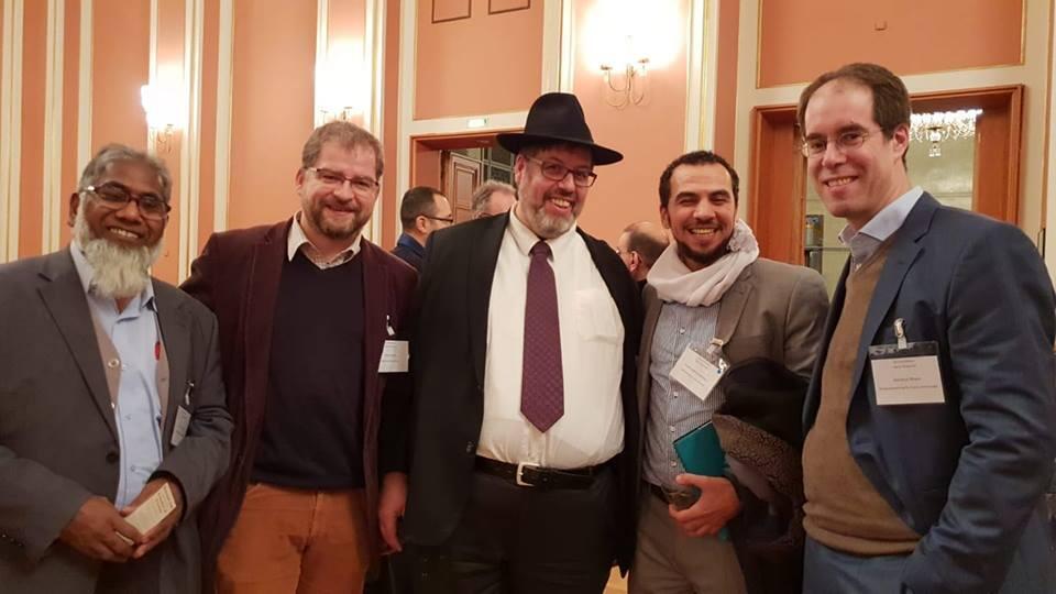 Jan Aaron Hammel (in the middle)