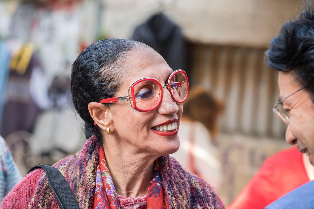 Экстравагантная дама - это для Израиля нормально. Фото: Lerber Vadim shutterstock (Фото: Lerber Vadim shutterstock) Экстравагантная дама - это для Израиля нормально. Фото: Lerber Vadim shutterstock