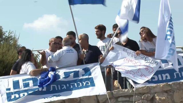 The Likud mobile studio to campaign around the country