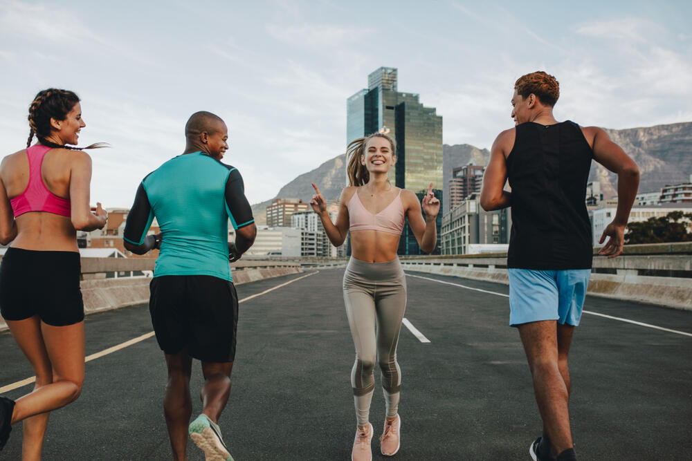 Running together: Finding someone to share the journey (צילום: shutterstock) ריצה
