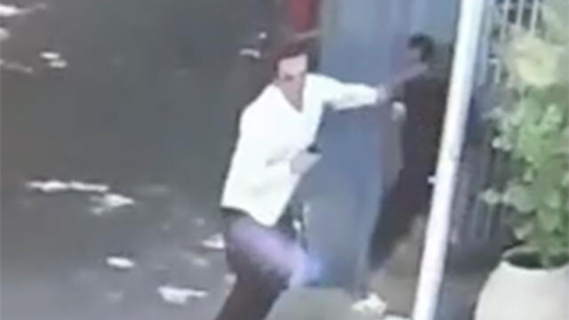 An Allenby Terminal worker fights off his Palestinian attacker