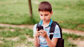 משרד החינוך אוסר שימוש בסמארטפונים בבתי הספר