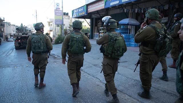 Операция по розыску террористов. Фото: пресс-служба ЦАХАЛа (צילום: דובר צה"ל) Операция по розыску террористов. Фото: пресс-служба ЦАХАЛа