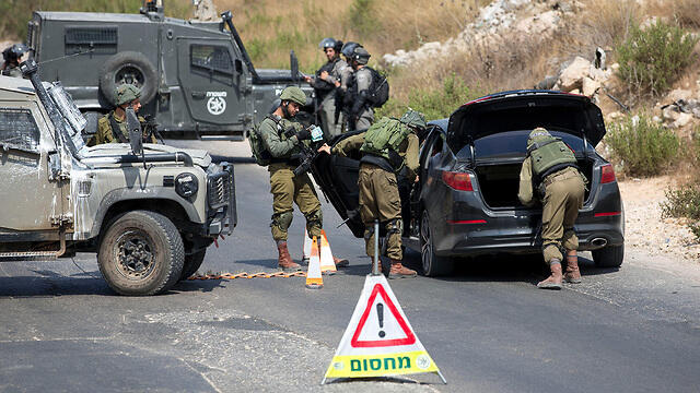 Блокпост в окрестностях Иерусалима. Фото: AP, архив (צילום: AP) Блокпост в окрестностях Иерусалима. Фото: AP, архив