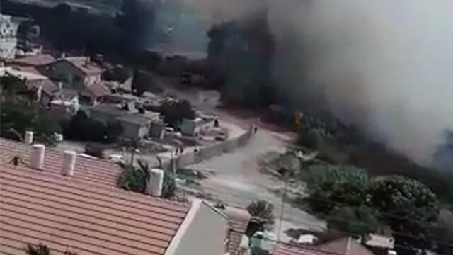 Fire rages in Beit Shemesh