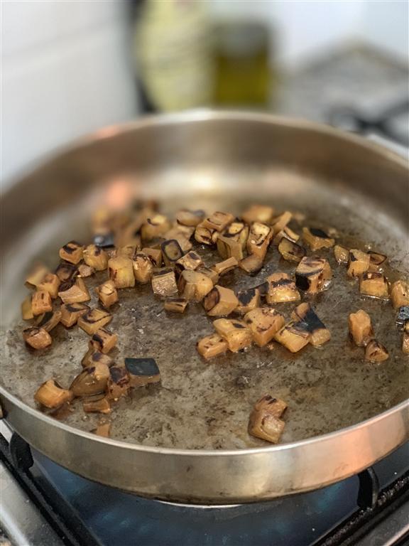 Когда вода испарится, баклажаны готовы. Фото: пресс-служба (צילום: יח"צ) Когда вода испарится, баклажаны готовы. Фото: пресс-служба