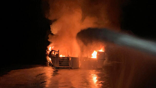 Пожар на судне. Фото: АР (צילום: AP) Пожар на судне. Фото: АР