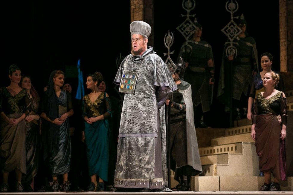 Сцена из оперы "Царица Савская". Фото: Аттила Надь (Сцена из оперы "Царица Савская". Фото: Аттила Надь) Сцена из оперы "Царица Савская". Фото: Аттила Надь