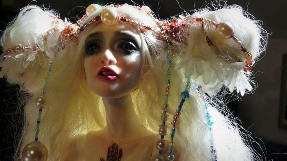 Кукла работы Наоми Оушен. Фото предоставлено PR-агентством "Мероми" (Кукла работы Наоми Оушен. Фото предоставлено PR-агентством "Мероми" ) Кукла работы Наоми Оушен. Фото предоставлено PR-агентством "Мероми"