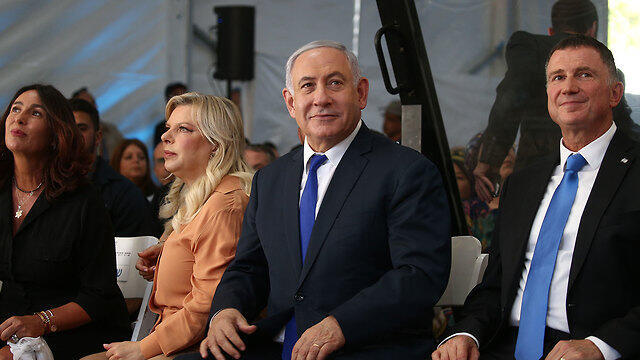 Мири Регев, Сара и Биньямин Нетаниягу и Юлий Эдельштейн на церемонии в Хевроне. Фото: Охад Цвайгенберг