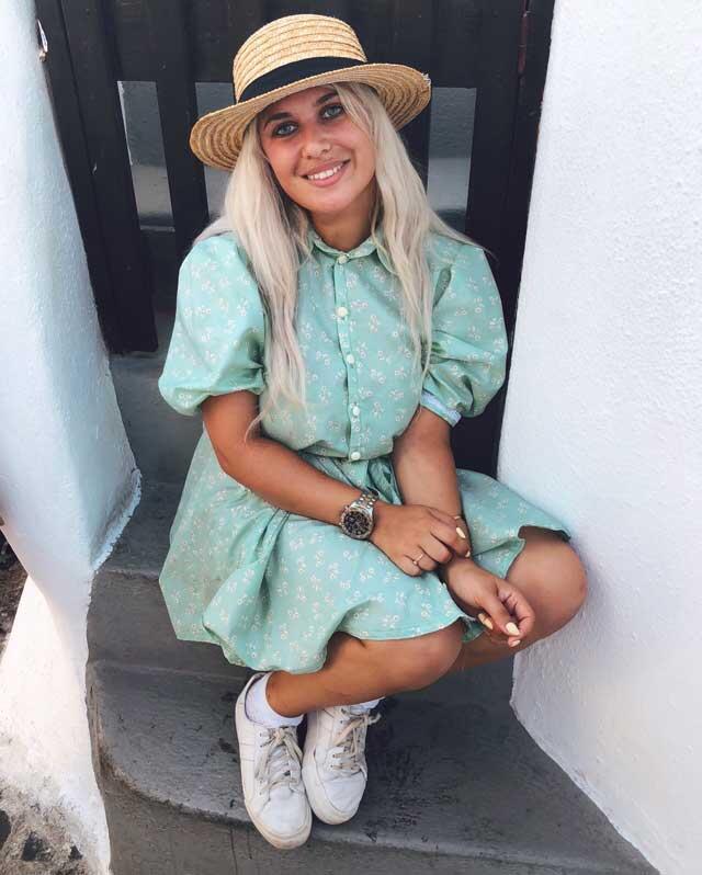 Карин Василюк отдает предпочтение юбкам и платьям оригинального кроя. Фото: личный альбом (Фото: личный альбом) Карин Василюк отдает предпочтение юбкам и платьям оригинального кроя. Фото: личный альбом