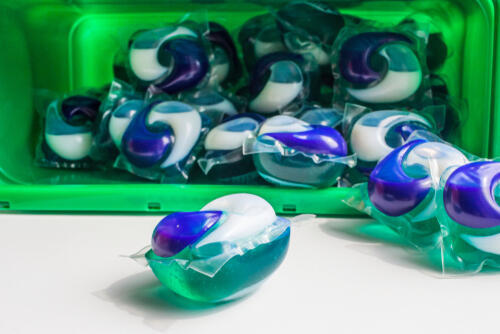 Вид разноцветных мягких капсул привлекает малышей. Фото: shutterstock (Фото: shutterstock) Вид разноцветных мягких капсул привлекает малышей. Фото: shutterstock