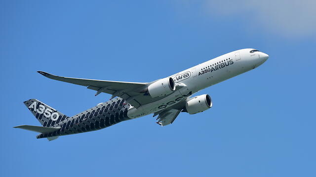 Самолет A350-900 . Фото: shutterstock (צילום: shutterstock) Самолет A350-900 . Фото: shutterstock