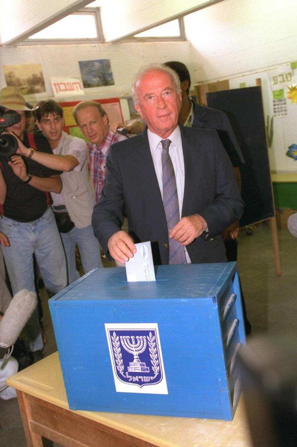 Yitzhak Rabin voting in the 1992 elections