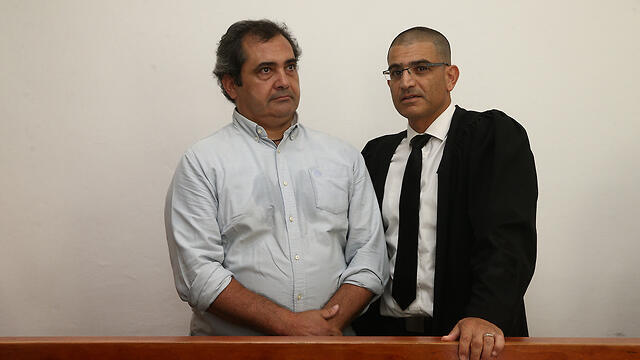 Хулио де ла Гардиа и его адвокат . Фото: Охад Цвайгенберг (צילום: אוהד צויגנברג) Хулио де ла Гардиа и его адвокат . Фото: Охад Цвайгенберг