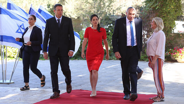 The Yamina faction arrives for the talks with the president (צילום: עמית שאבי) The Yamina faction arrives for the talks with the president