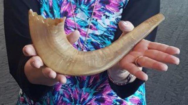 The shofar made in secret in Auschwitz 