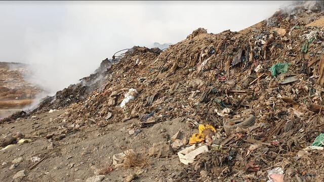Пожар на мусорной свалке "Хагаль". Фото: Эяль Яффе, минэкологии (צילום: איל יפה, המשרד להגנת הסביבה) Пожар на мусорной свалке "Хагаль". Фото: Эяль Яффе, минэкологии