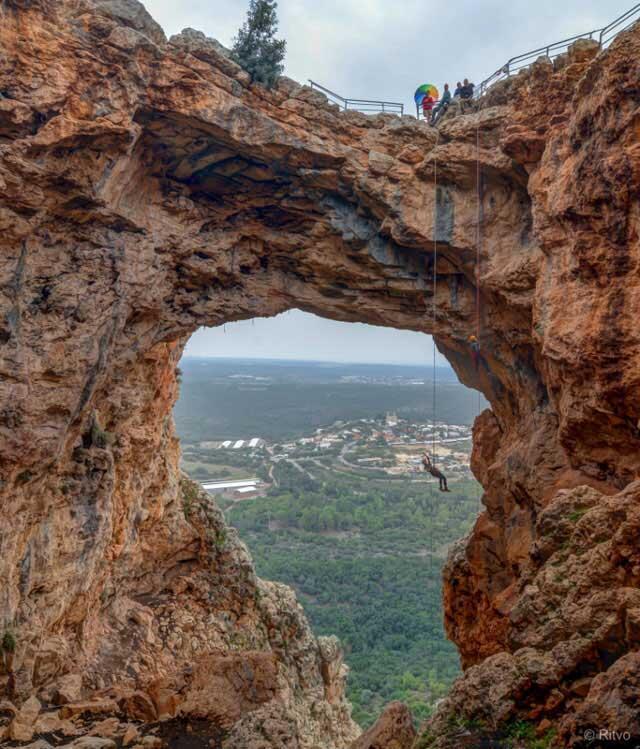 Невообразимые ощущения у пещеры Кешет. Фото: Ритво