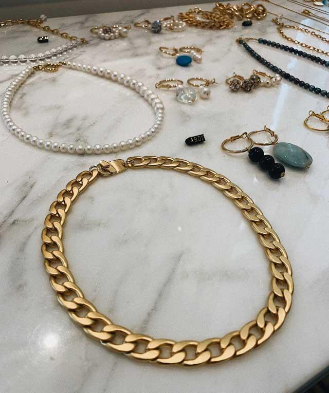 Украшения работы Виктории Зеркал