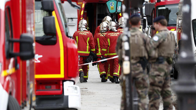 Security forces at the scene (צילום: EPA) Security forces at the scene