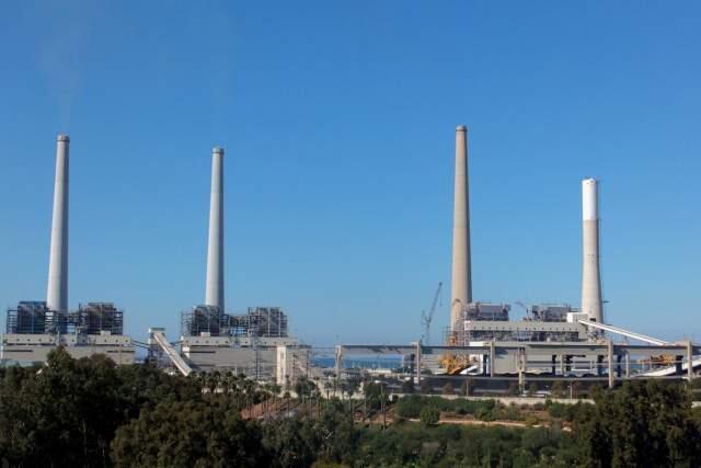 Вид на электростанцию. Фото: Леон Левитас