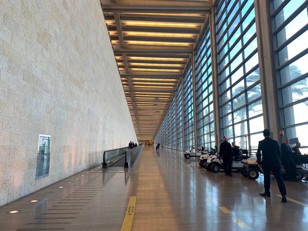 נתב"ג נתבג נמל תעופה בן גוריון מטוס מטוסים שדה טרמינל הסעה שטח אווירי דיוטי פרי עומס נוסעים (צילום: שירי הדר) נתב"ג נתבג נמל תעופה בן גוריון מטוס מטוסים שדה טרמינל הסעה שטח אווירי דיוטי פרי עומס נוסעים