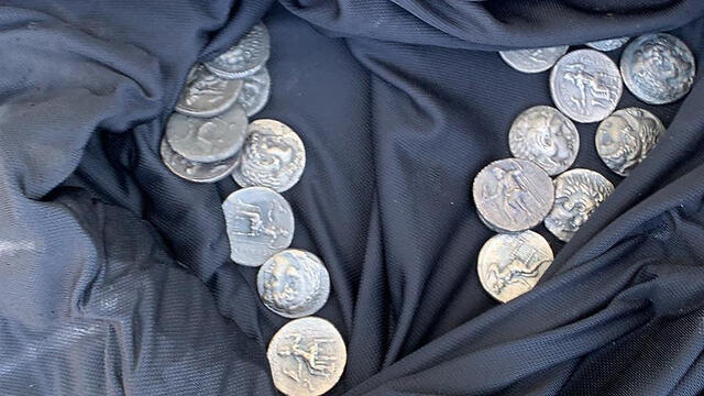 Исторические монеты. Фото: пресс-служба минобороны