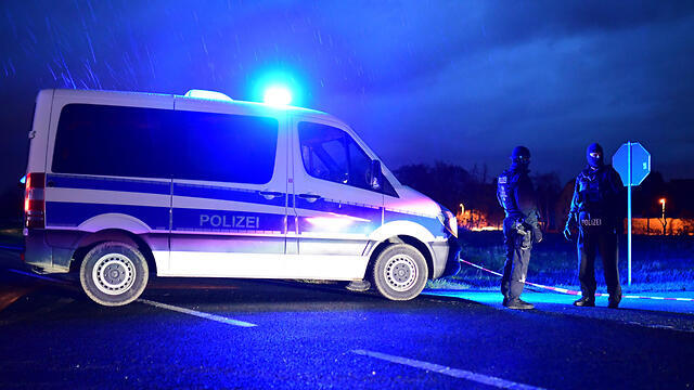 Police forces at the shooting scene