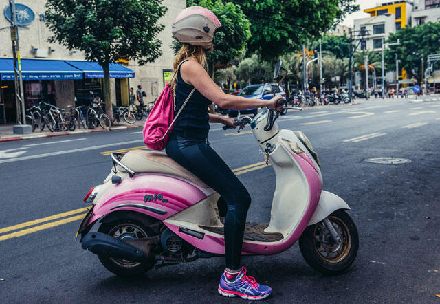 Типичная тель-авивская девушка. Фото: Fotokon/shutterstock