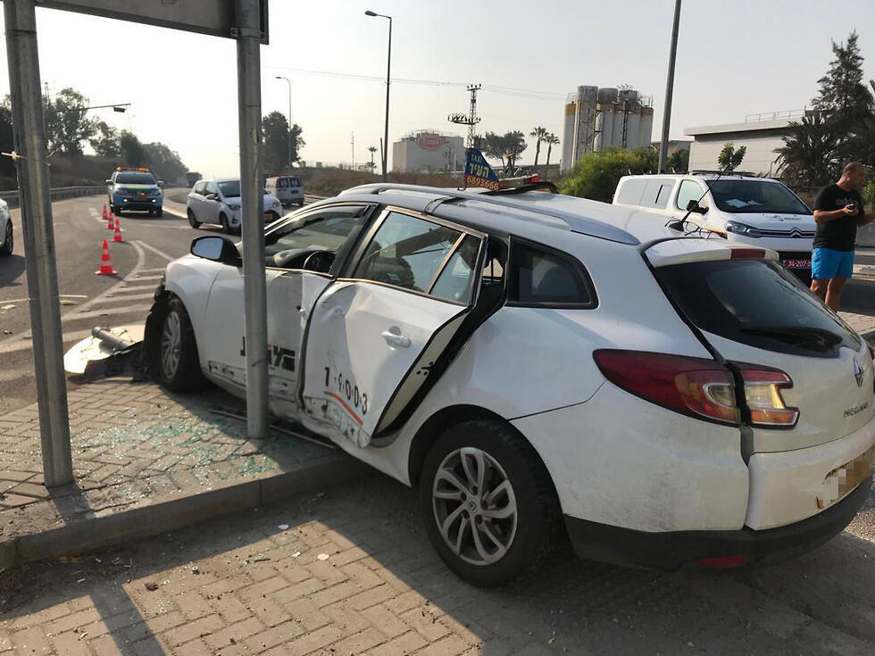 Место аварии. Фото: отдел безопасности Шaар ха-Негевa (צילום: מחלקת בטחון שער הנגב) Место аварии. Фото: отдел безопасности Шaар ха-Негевa