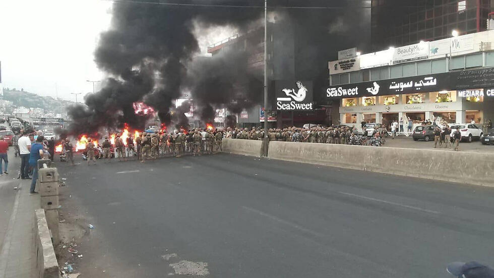 Перекрытие дорог в Бейруте