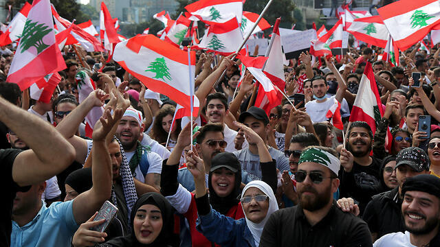 Protesters from across society unite in Lebanon (Photo: MCT) 