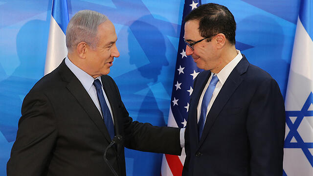 Встреча Нетаниягу и Мнучина. Фото: Амит Шааби (צילום: עמית שאבי) Встреча Нетаниягу и Мнучина. Фото: Амит Шааби