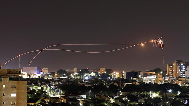 Iron Dome intercepts Gaza rocket fire over Sderot (Photo: Reuters)