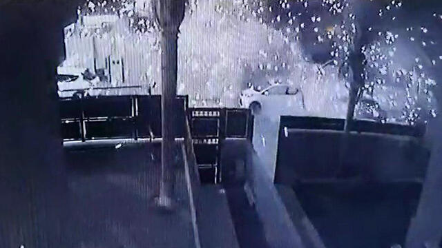 )Rocket lands near Sderot home on Friday (Photo: Albert Abuhatzeira (צילום: אלברט אבוחצירא) )Rocket lands near Sderot home on Friday (Photo: Albert Abuhatzeira