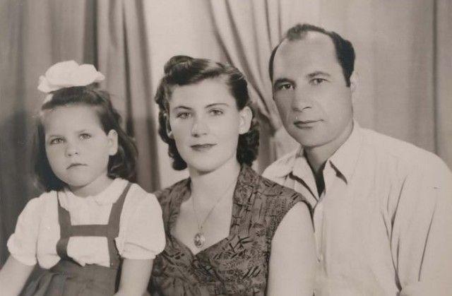 Герш, Валентина и Ида Юнгманы в Израиле, 1955 год. Фото из личного архива (Семья Юнгман. Фото из личного архива) Герш, Валентина и Ида Юнгманы в Израиле, 1955 год. Фото из личного архива