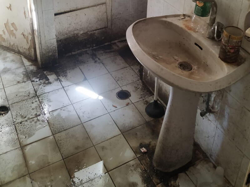 Квартира брата и сестры в Бат-Яме. Фото: Ханан Леви (Фото: Ханан Леви) Квартира брата и сестры в Бат-Яме. Фото: Ханан Леви