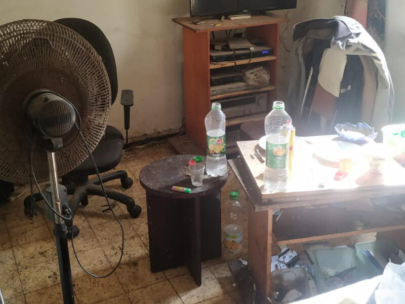 Квартира брата и сестры в Бат-Яме. Фото: Ханан Леви (Фото: Ханан Леви) Квартира брата и сестры в Бат-Яме. Фото: Ханан Леви