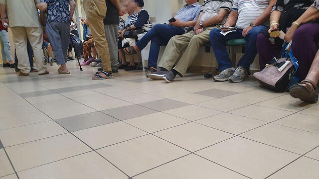 Очередь на прививку от гриппа в Беэр-Шеве