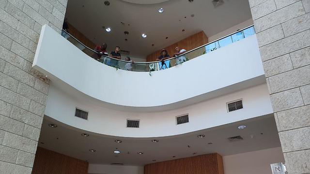 Onlookers at the Be'er Sheva court