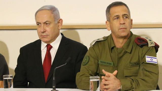 Prime Minister Benjamin Netanyahu and IDF Chief of Staff Aviv Kochavi speak from the IDF headquarters in Tel Aviv on Tuesday (צילום: מוטי קמחי) Prime Minister Benjamin Netanyahu and IDF Chief of Staff Aviv Kochavi speak from the IDF headquarters in Tel Aviv on Tuesday