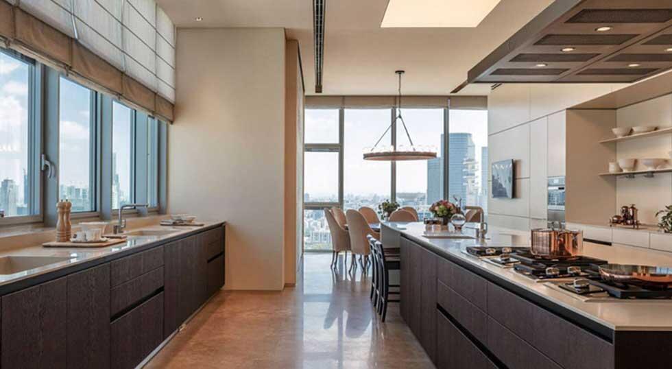 Просторная кухня оборудована по последнему слову техники. Фото: Douglas Elliman (Фото: DOUGLAS ELLIMAN) Просторная кухня оборудована по последнему слову техники. Фото: Douglas Elliman