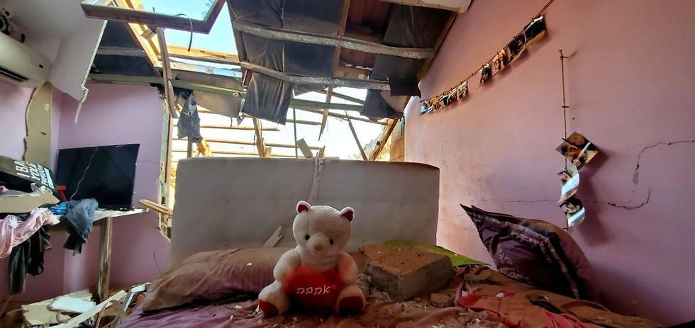 Прямое попадание в дом в Нетивоте. Фото: Гедалия Блюм