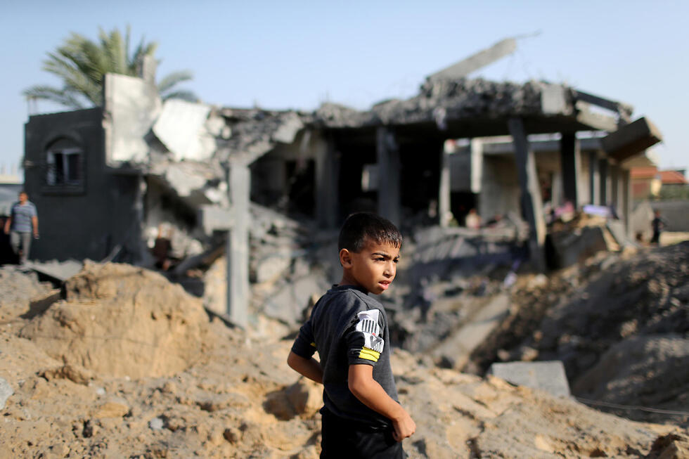 Damage sustained by IAF strikes on Islamic Jihad targets in Gaza (Photo: Reuters) (צילום: רויטרס) Damage sustained by IAF strikes on Islamic Jihad targets in Gaza (Photo: Reuters)