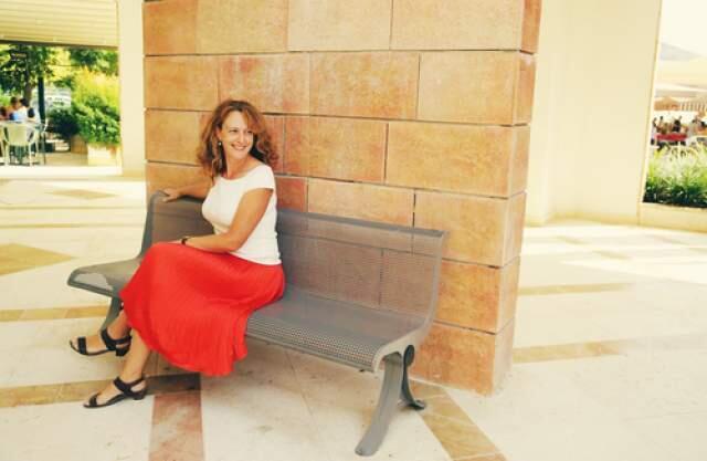 Диана:"Дамы за 50 похожи на мою учительницу истории". Фото: shutterstock